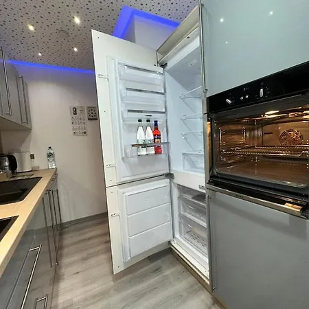 Modern Neuburg D - - 2 Zimmer, Parkplatz, Balkon, Wi-fi, 2 Tv, Dusche, Kueche * Neuburg an Der Donau