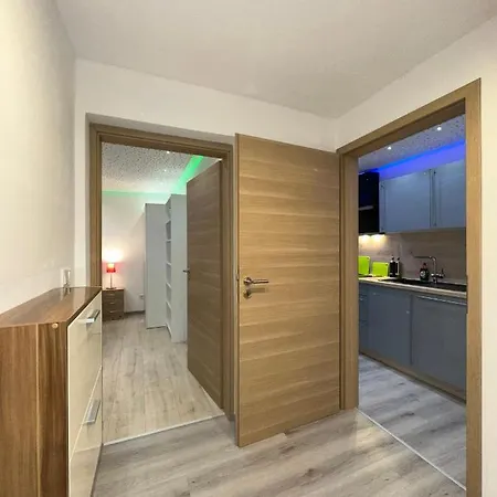 Modern Neuburg D - - 2 Zimmer, Parkplatz, Balkon, Wi-fi, 2 Tv, Dusche, Kueche