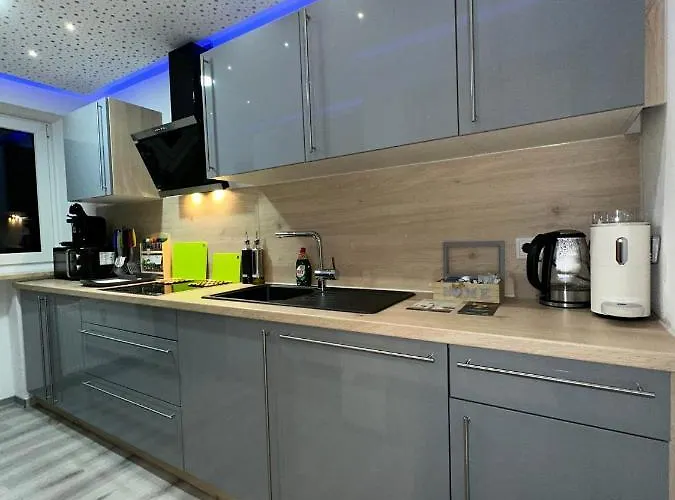 Modern Neuburg D - - 2 Zimmer, Parkplatz, Balkon, Wi-fi, 2 Tv, Dusche, Kueche Apartman *