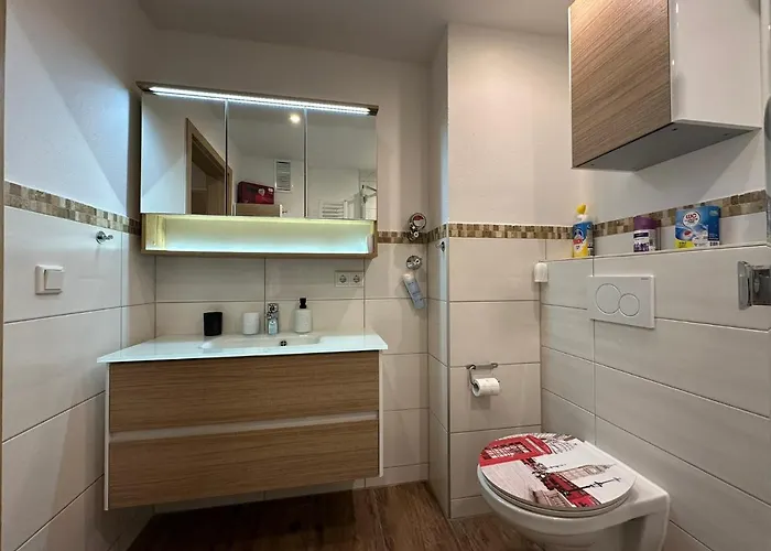 Modern Neuburg D - - 2 Zimmer, Parkplatz, Balkon, Wi-fi, 2 Tv, Dusche, Kueche Apartman Neuburg an der Donau