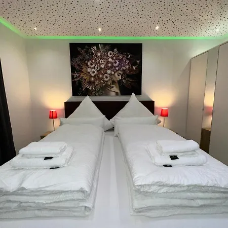 Apartment Modern Neuburg D - - 2 Zimmer, Parkplatz, Balkon, Wi-fi, 2 Tv, Dusche, Kueche *
