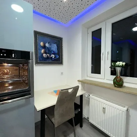 Apartment Modern Neuburg D - - 2 Zimmer, Parkplatz, Balkon, Wi-fi, 2 Tv, Dusche, Kueche *