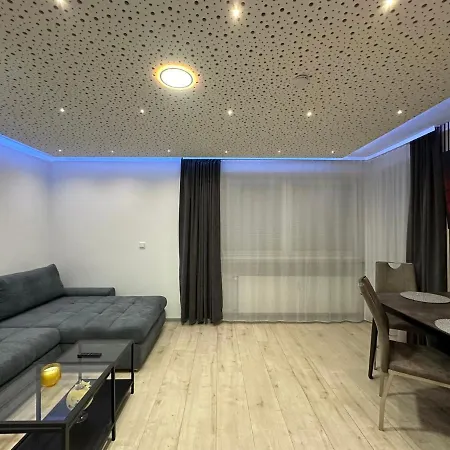 Modern Neuburg D - - 2 Zimmer, Parkplatz, Balkon, Wi-fi, 2 Tv, Dusche, Kueche Apartment