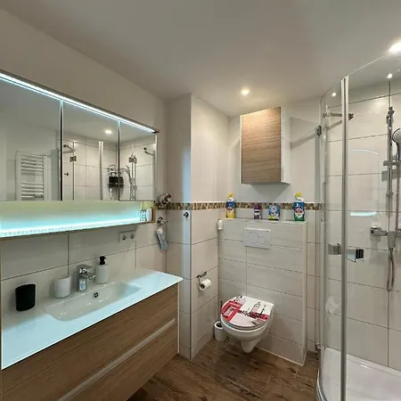 Apartment Modern Neuburg D - - 2 Zimmer, Parkplatz, Balkon, Wi-fi, 2 Tv, Dusche, Kueche Neuburg an Der Donau