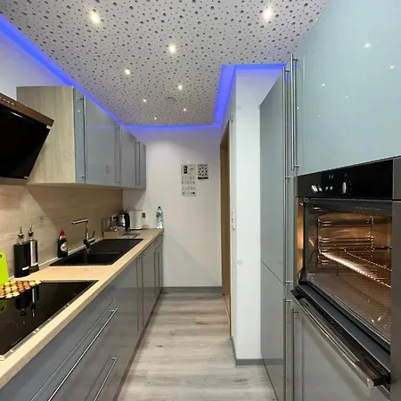Modern Neuburg D - - 2 Zimmer, Parkplatz, Balkon, Wi-fi, 2 Tv, Dusche, Kueche
