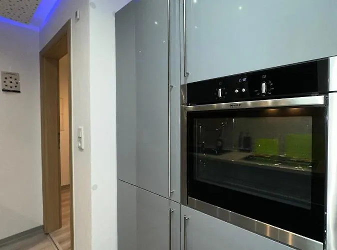 Modern Neuburg D - - 2 Zimmer, Parkplatz, Balkon, Wi-fi, 2 Tv, Dusche, Kueche Appartement *
