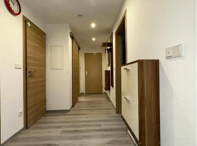Modern Neuburg D - - 2 Zimmer, Parkplatz, Balkon, Wi-fi, 2 Tv, Dusche, Kueche * Neubourg-sur-le-Danube