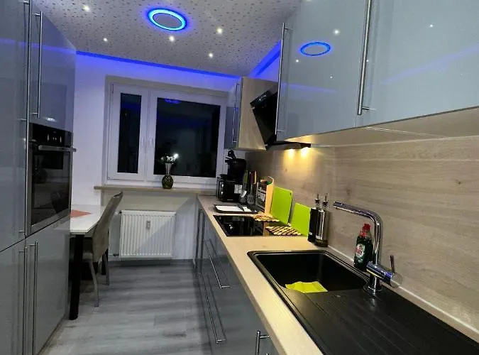 Modern Neuburg D - - 2 Zimmer, Parkplatz, Balkon, Wi-fi, 2 Tv, Dusche, Kueche Appartement *